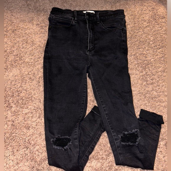 abercrombie & fitch super high rise ultra skinny black jeans wit ripped knee - Picture 3 of 6